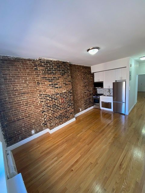 1st image of 204 E 25th St #5RE