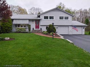 75 Sweetbriar Dr, Cranston, RI 02920
