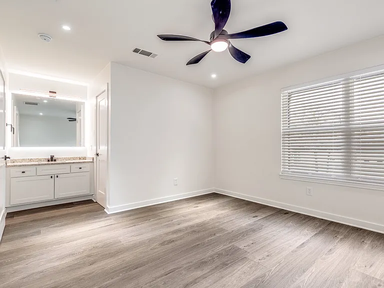 2228 Colony Ct — Photo 10