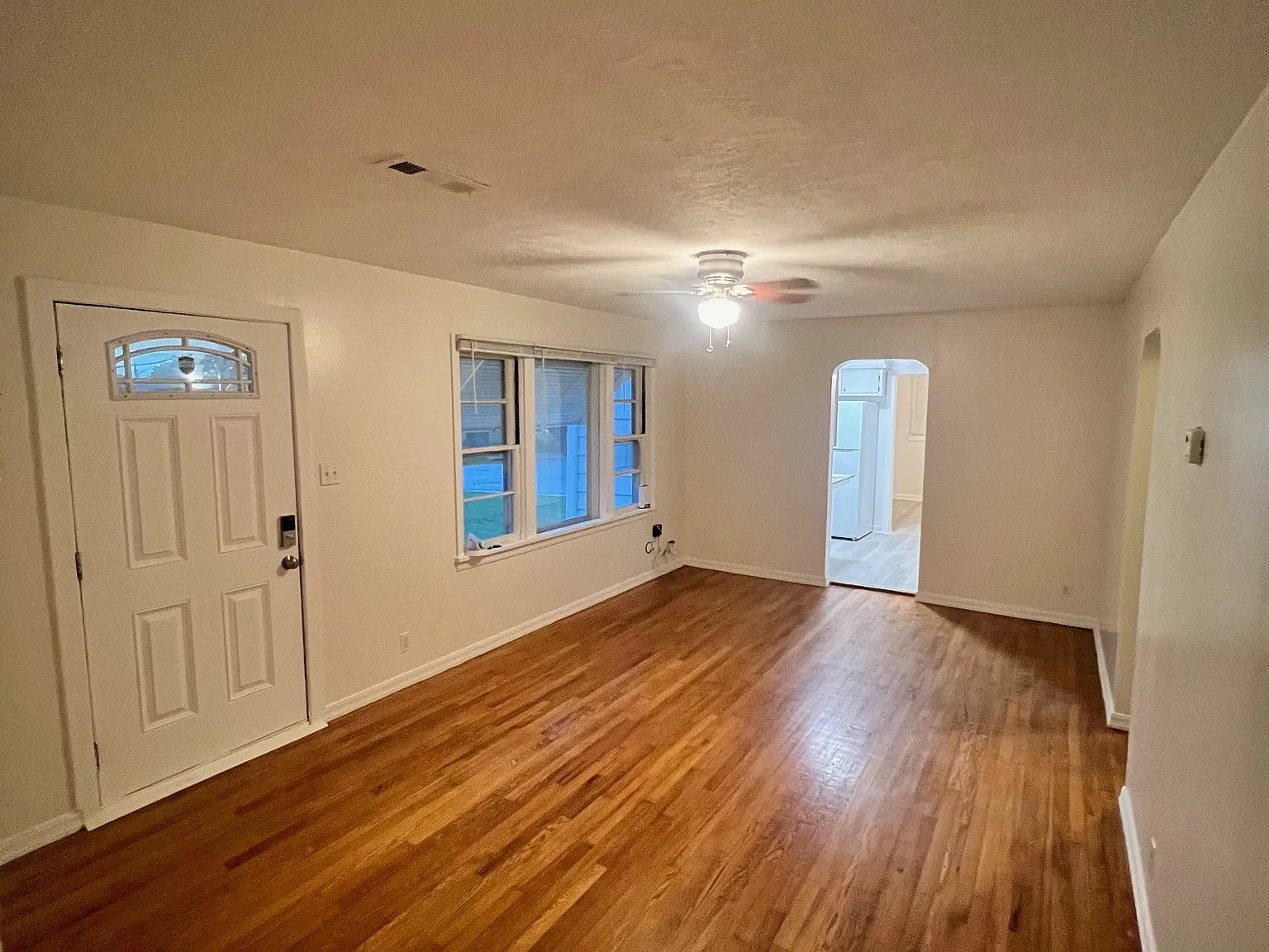 3 bed, 1600 sqft, $1,475 — Photo 2