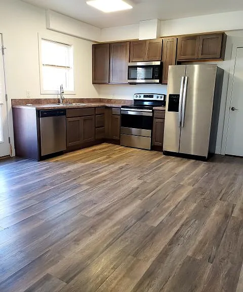 1333 N 27th St #4 — Photo 2