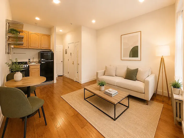 1596 3rd Ave #5A — Photo 4