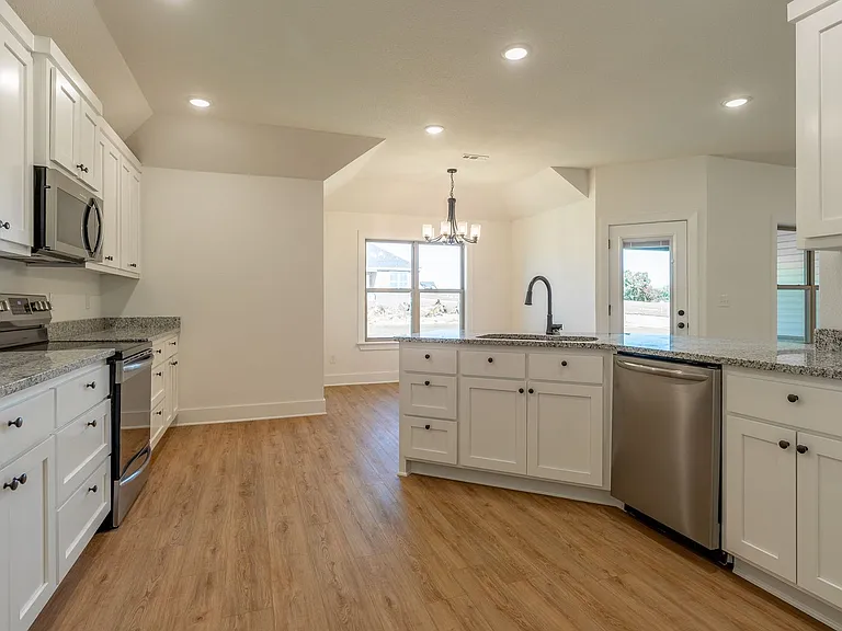 952 Petit Jean St — Photo 8