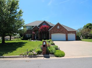 1507 Stonecreek Dr, Nixa, MO 65714