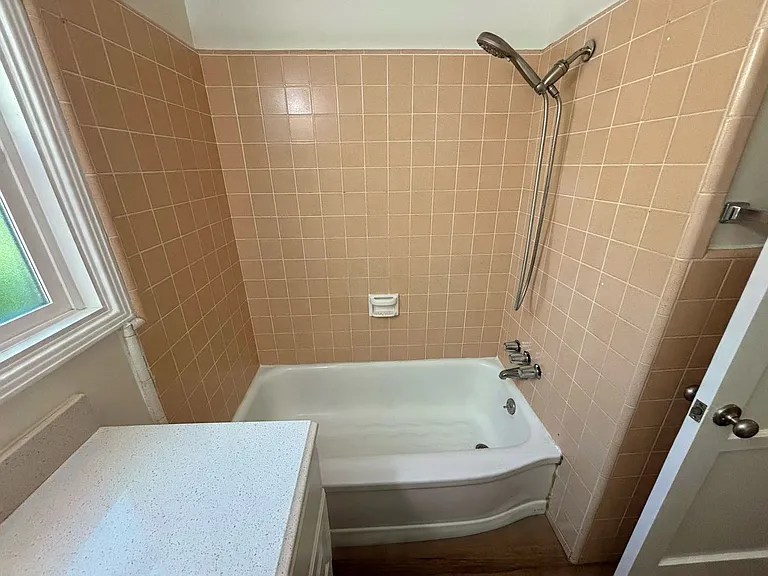 8112 Taylor St — Photo 16
