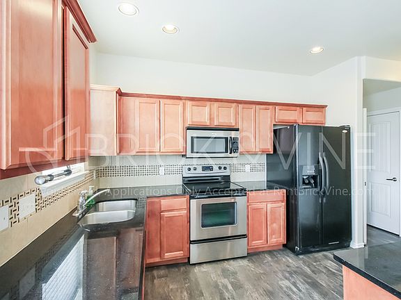 4th image of 12025 Garden Dr