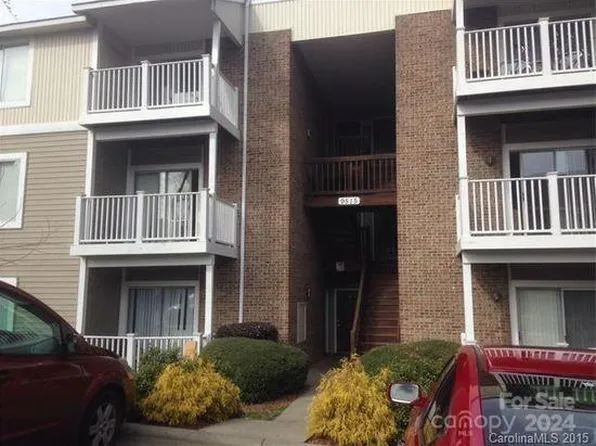 9515 University Terrace Dr, Charlotte, NC 28262