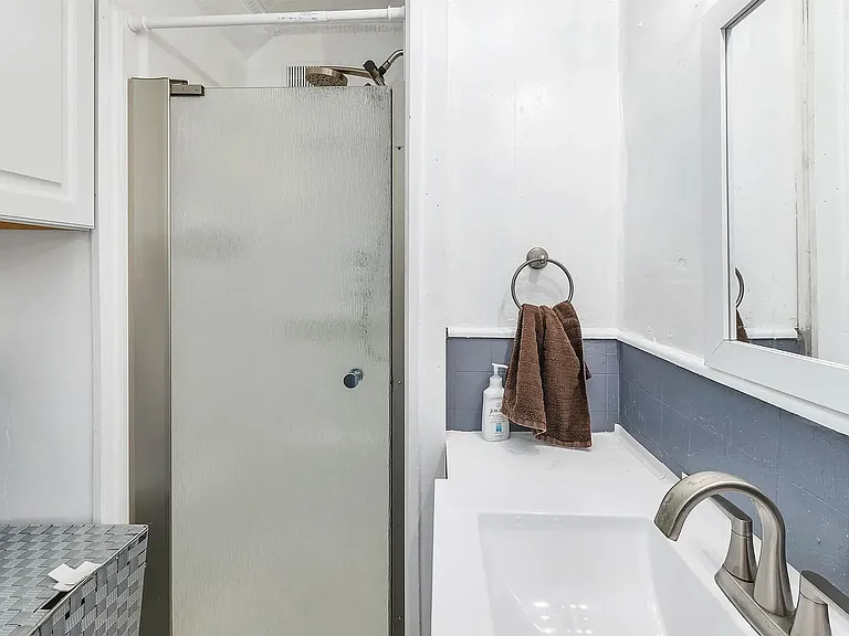 3 Kinsley St #A — Photo 8