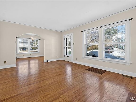 4th image of 938 Hawbrook Rd