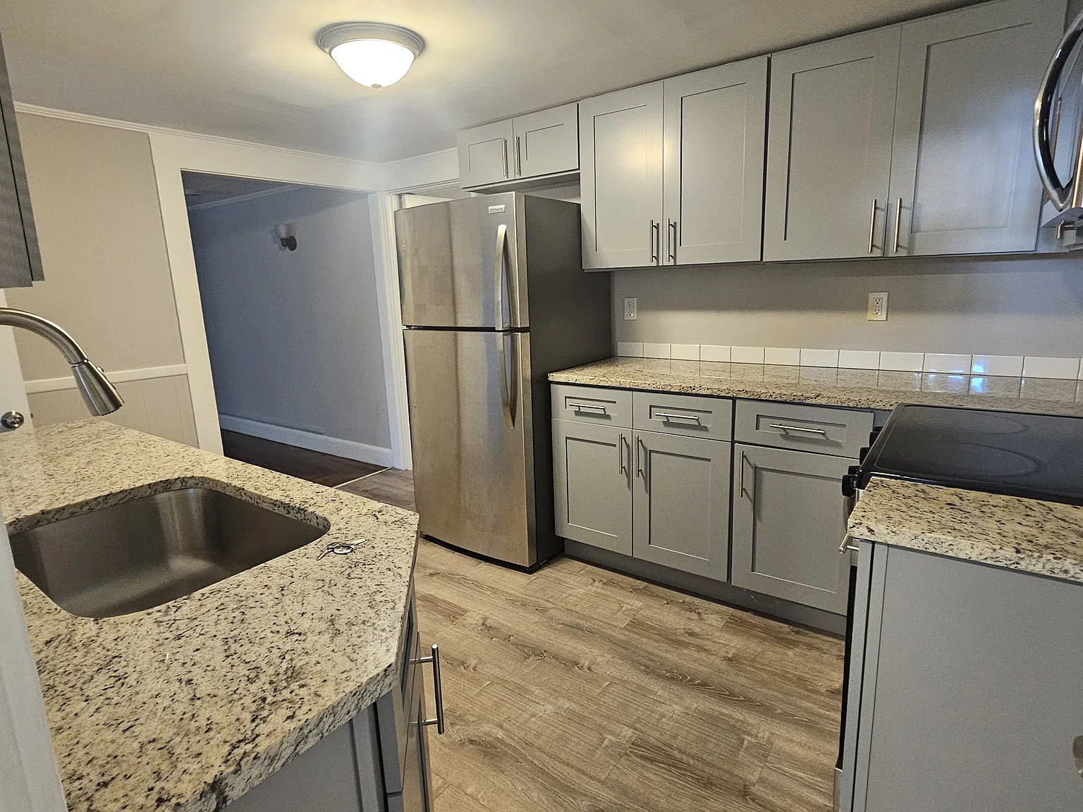 2 bed, 1.0 bath, 850 sqft, $1,600 — Photo 2