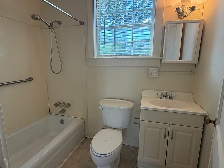 2185 Glasgow Ave — Photo 7