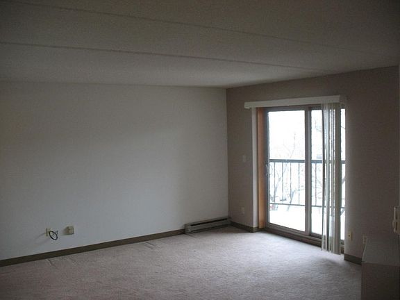 Living room with patio door leads to the balcony.