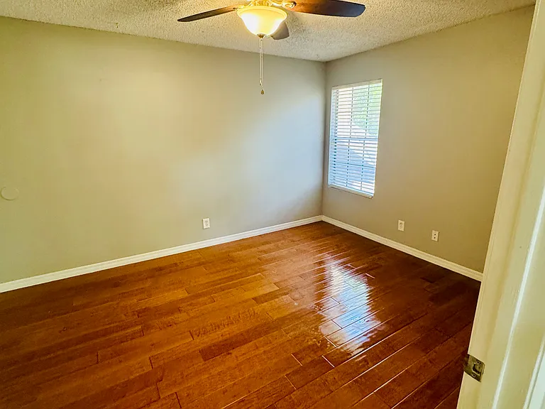 385 Woodside 201 Dr #201 — Photo 12