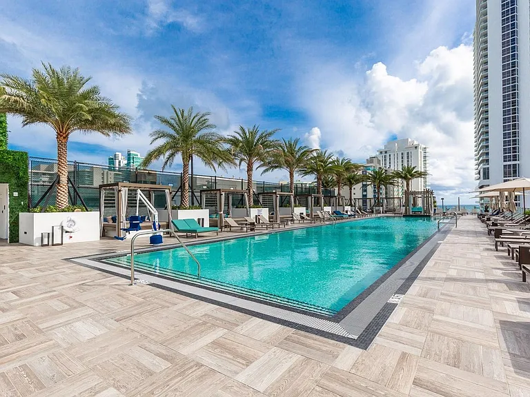 2721 E Hallandale Beach Blvd #43-ID1049810P — Photo 28