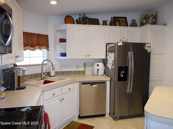 2nd image of 602 Tarpon Dr