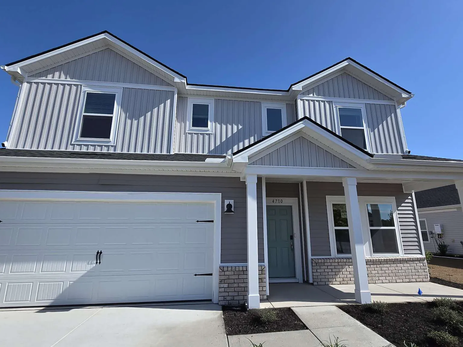 5 bed, 2937 sqft, $2,700 — Photo 1