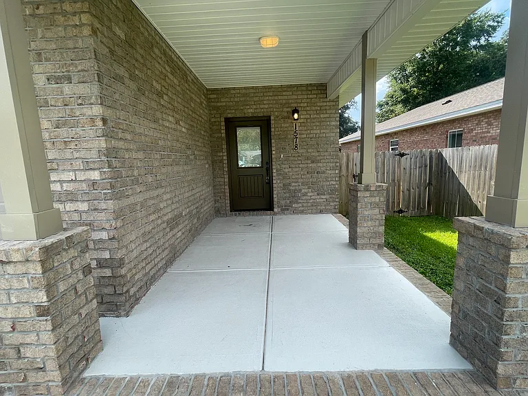 1578 Hickory St — Photo 5