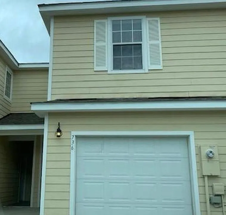 711 Layton Dr