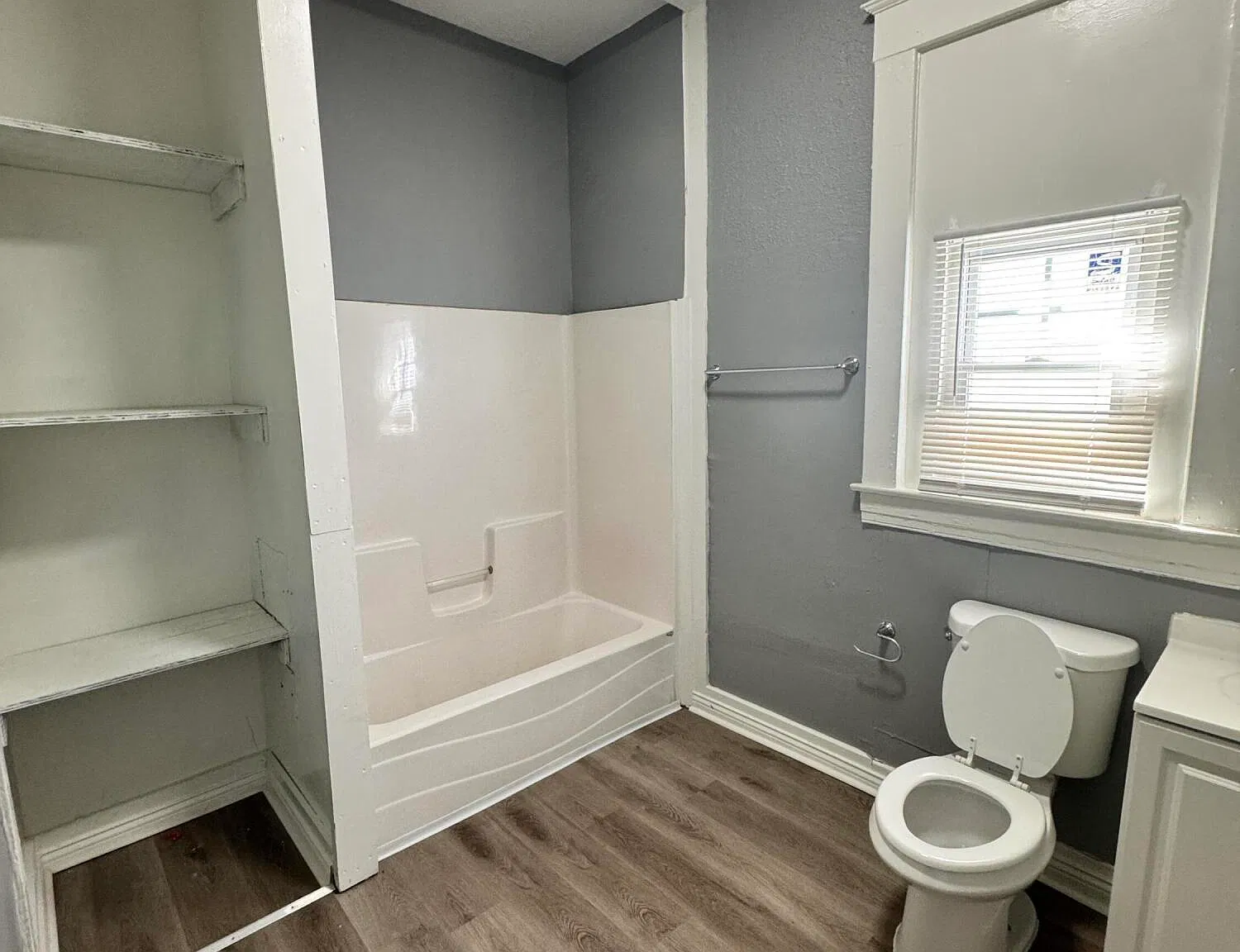 3 bed, 1.0 bath, 1222 sqft, $1,250 — Photo 3
