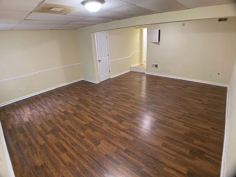 1806 Sara Ln — Photo 3