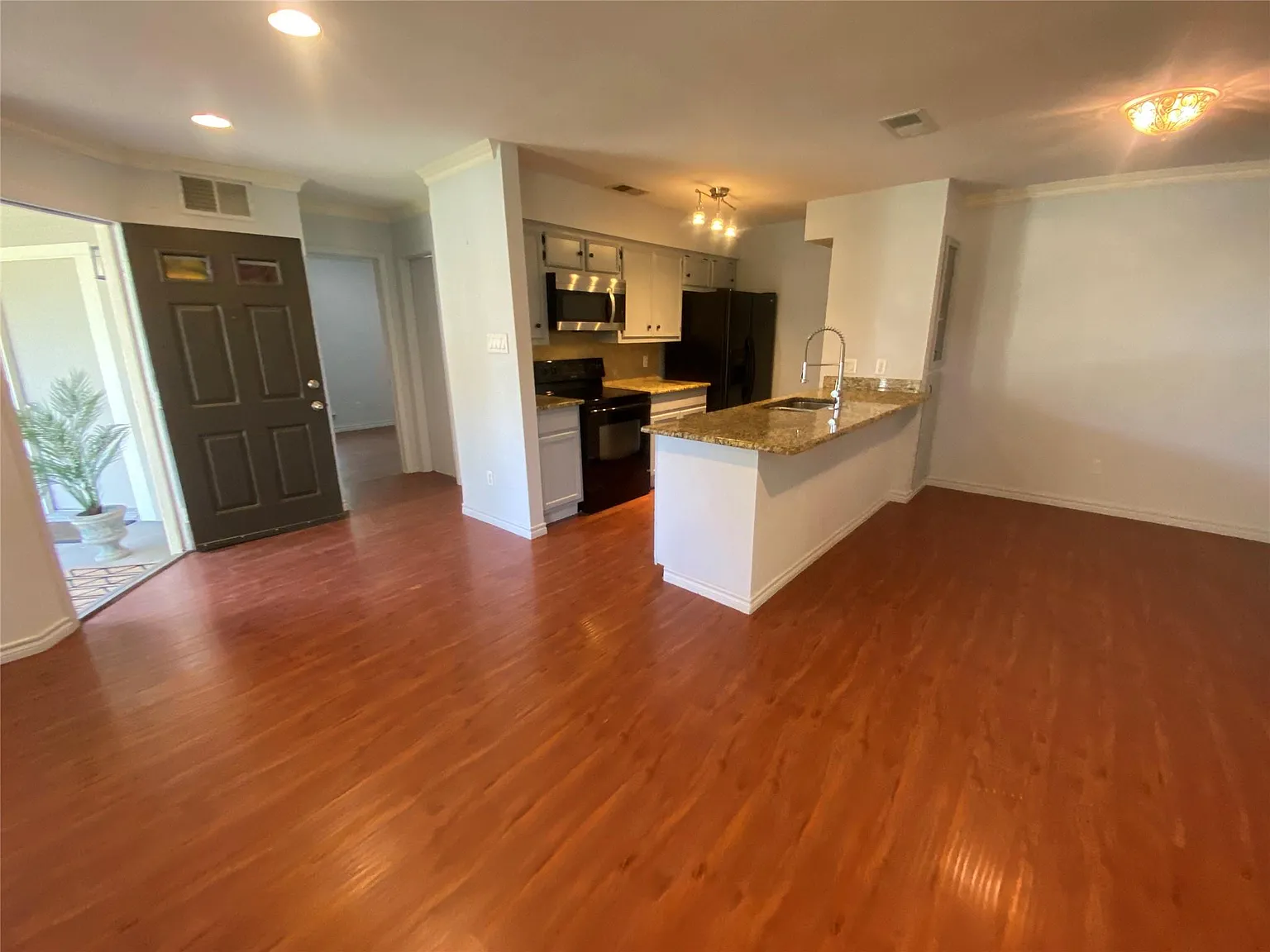 2 bed, 2.0 bath, 952 sqft, $1,295 — Photo 4