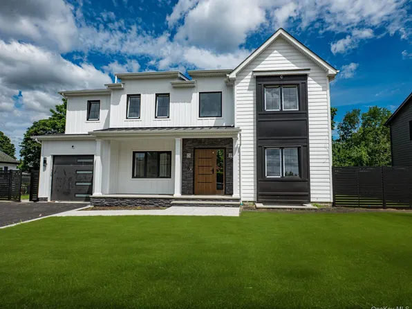 9 E Madison Street, East Islip, NY 11730