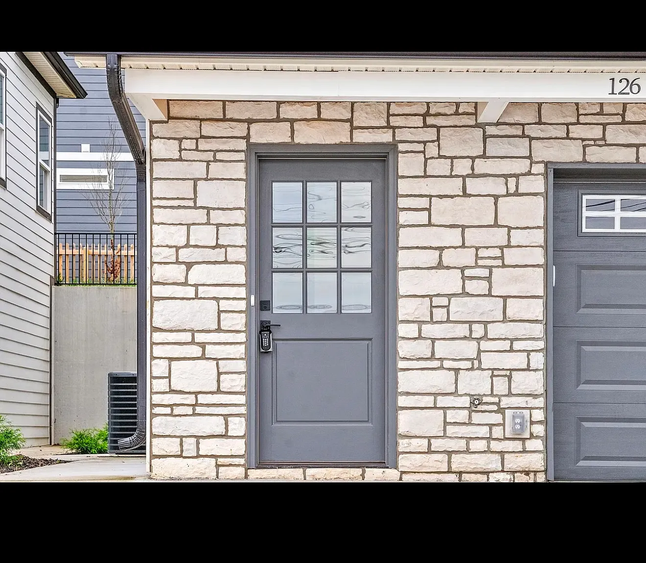 126 Blackman St — Photo 2