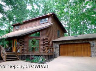 360 W Lake Valley Dr, Hazleton, PA 18202
