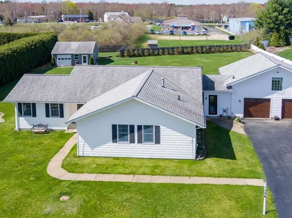 136 Old Fall River Rd, Swansea, MA 02777