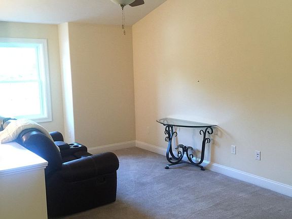4th image of 140 Arcadia Ave