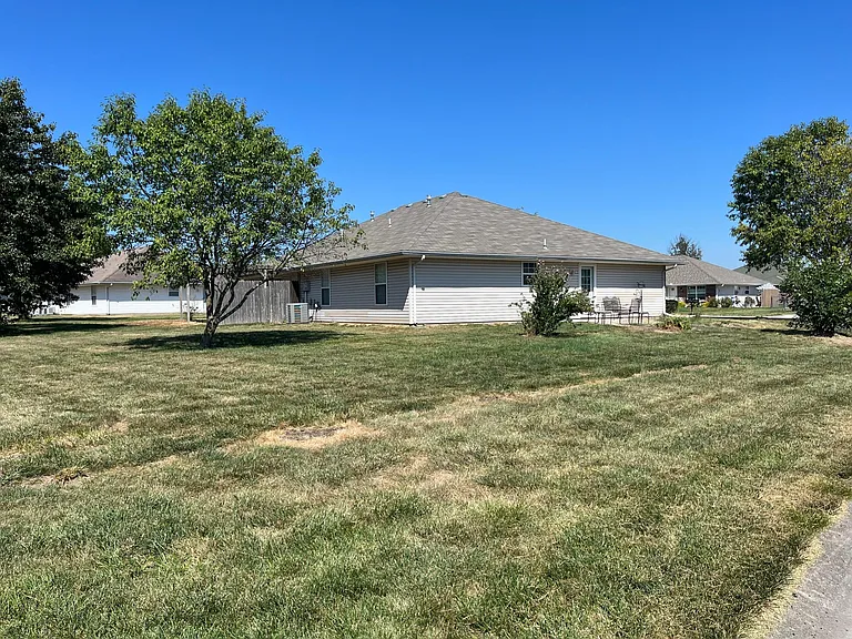 1417 SW Blue Branch Dr — Photo 3
