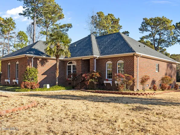 303 Seascape Drive, Sneads Ferry, NC 28460