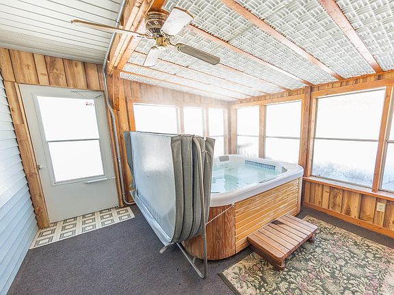 2nd image of 33008 Hilary Cir NE