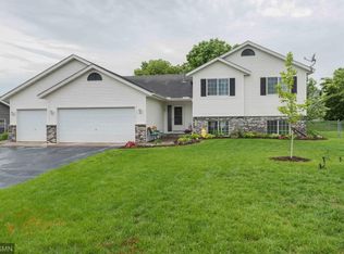 565 Sycamore Cir NW, Saint Michael, MN 55376