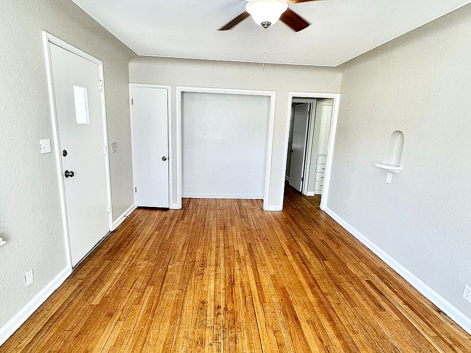 Living/Entrance