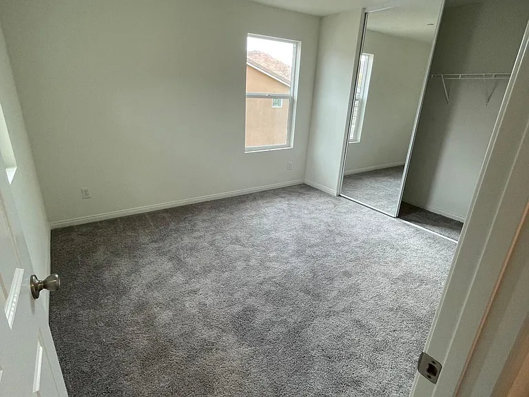 7709 Manor Dr — Photo 10