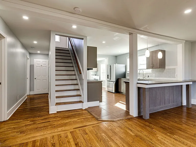 819 E Meade Ave — Photo 9