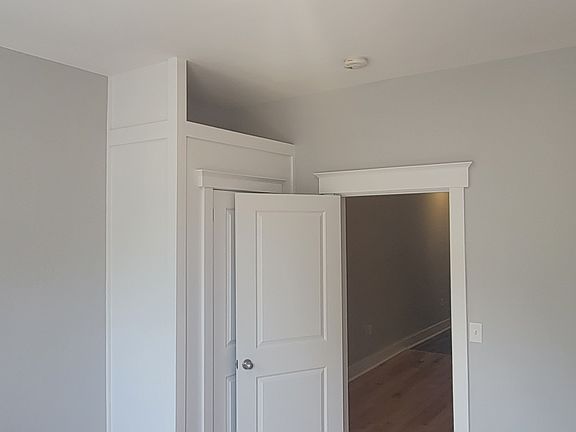 5th image of 284 3rd St APT 1B