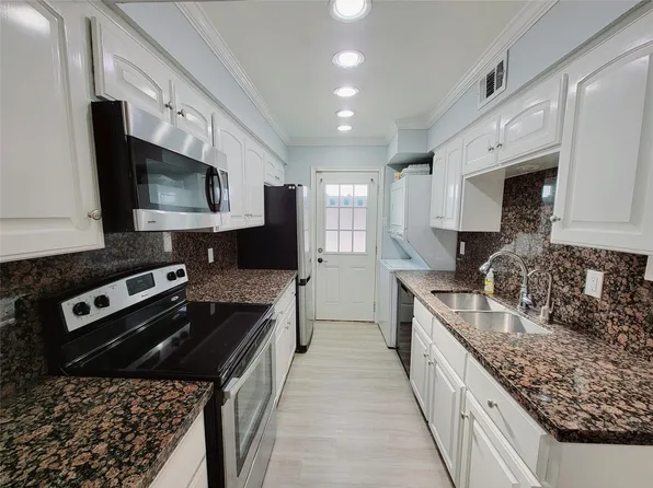 7900 Westheimer Rd APT 255, Houston, TX 77063