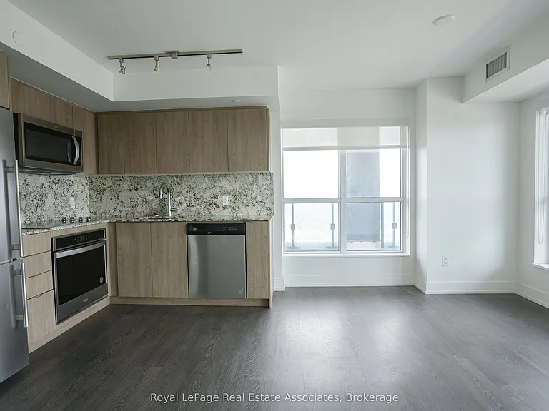 5 Mabelle Ave #1828 — Photo 6