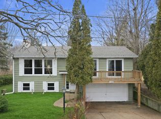 4519 W Shore Dr, Wonder Lake, IL 60097