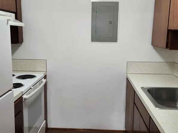 10525 Midvale Ave N APT 302, Seattle, WA 98133