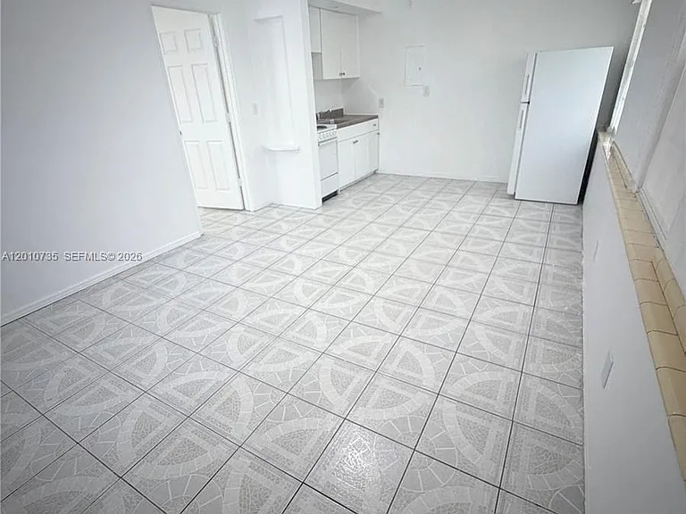 2736 SW 22nd Ave #2 — Photo 4