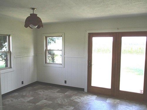 5th image of 14874 S 31st St