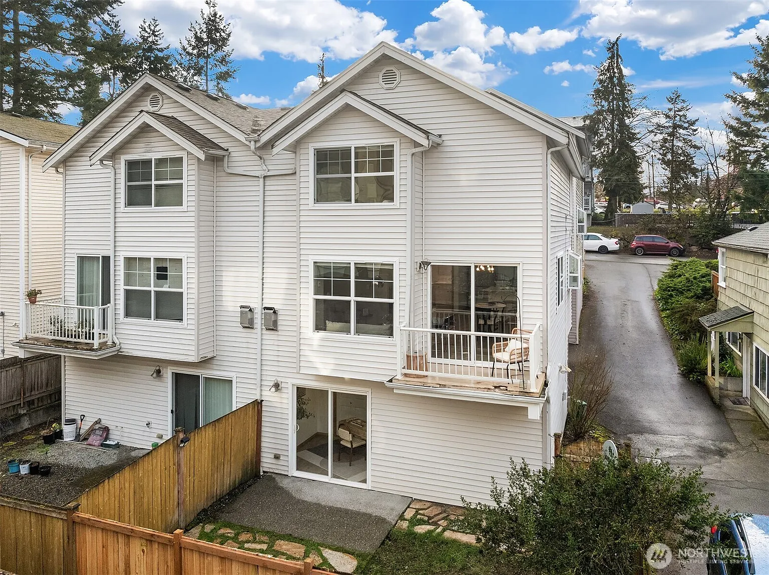 14338 Lenora Place N #B photo 1