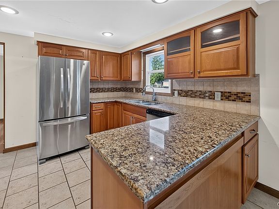 4th image of 5547 Veneto Dr