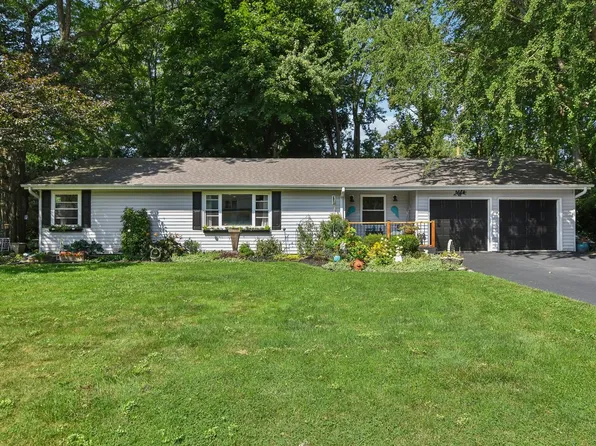 427 Roberts Ln, Batavia, IL 60510