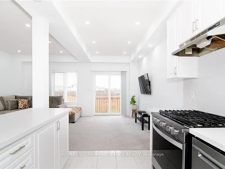 14 Cleland Ave — Photo 7