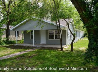 1746 W Thoman St, Springfield, MO 65803