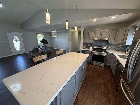 5th image of 3232 Briery Rd